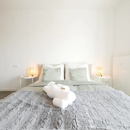 Zentral, Modern, Gemuetlich Mit Balkon & Parkplatz Apartment Paderborn Exterior photo