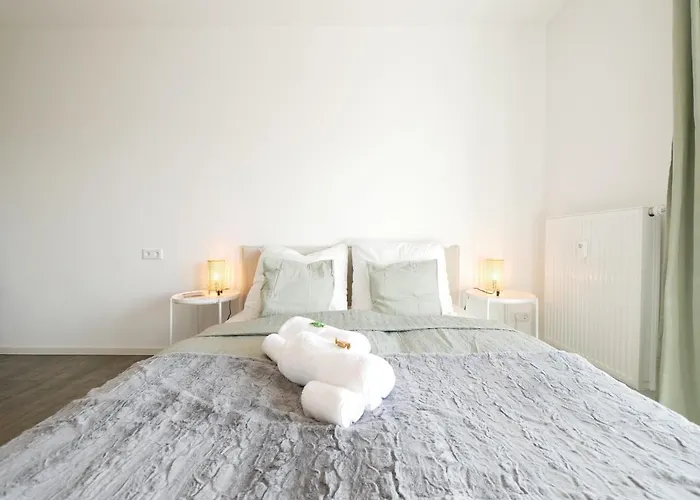 Zentral, Modern, Gemuetlich Mit Balkon & Parkplatz