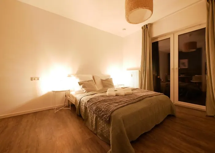 Zentral, Modern, Gemuetlich Mit Balkon & Parkplatz