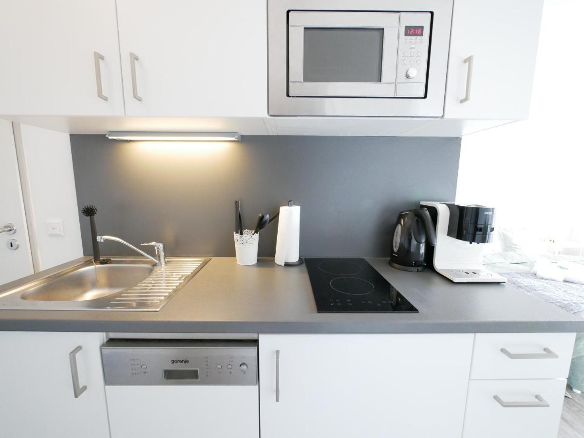 Apartment Zentral, Modern, Gemuetlich Mit Balkon & Parkplatz *