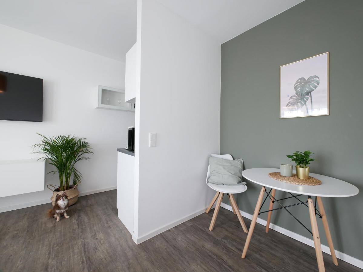 Zentral, Modern, Gemuetlich Mit Balkon & Parkplatz *