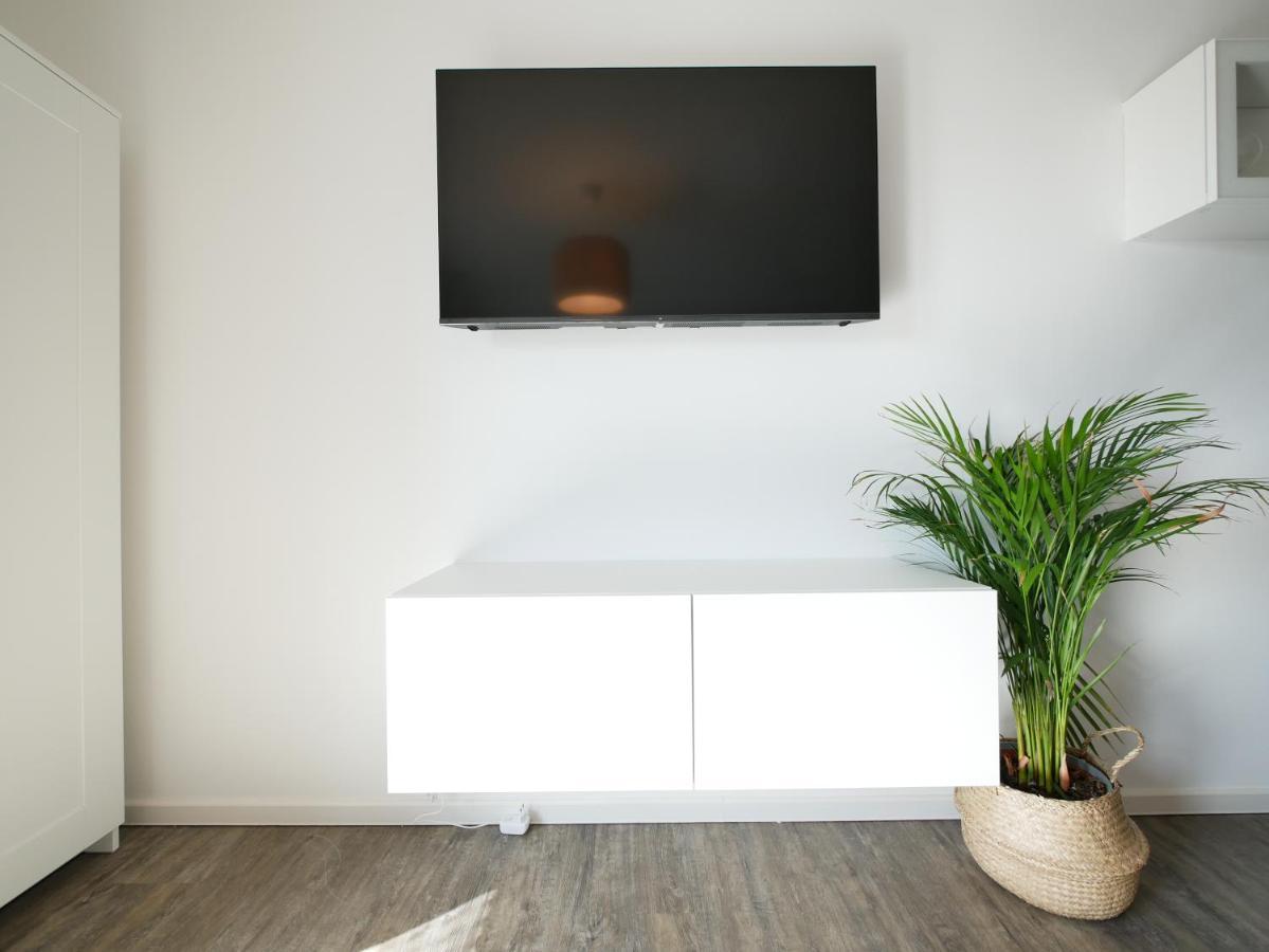 Zentral, Modern, Gemuetlich Mit Balkon & Parkplatz *